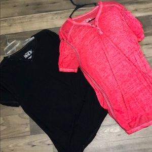 Men’s buckle black tee